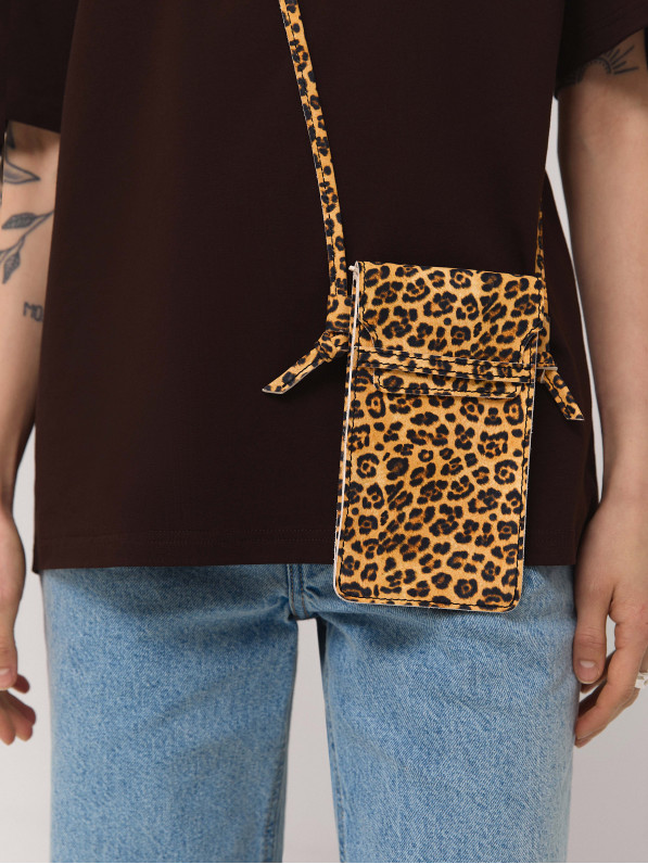 Leopard phone bag