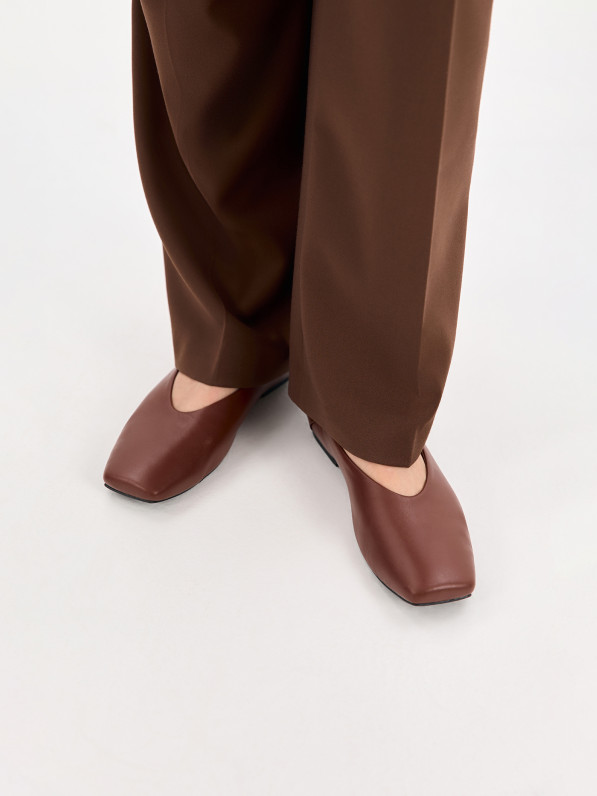 Brown ballet flats made of genuine leather