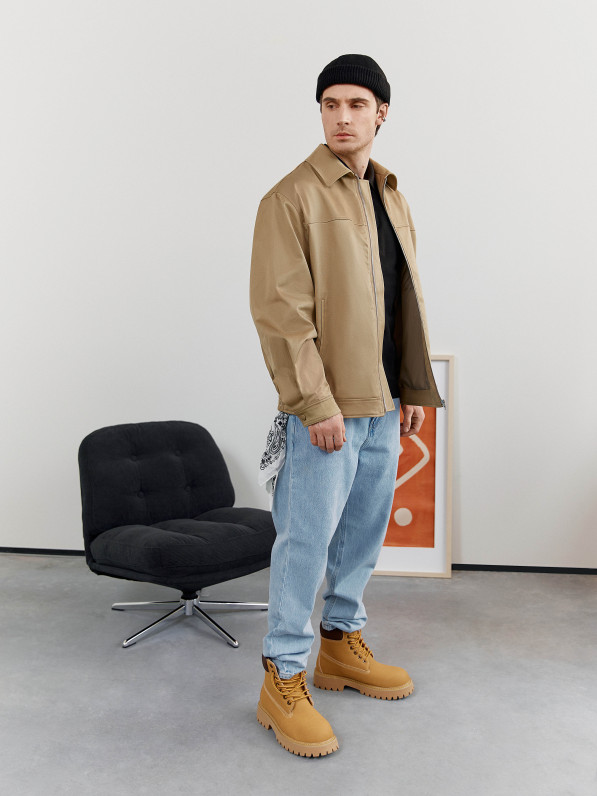Men's beige jacket with collar