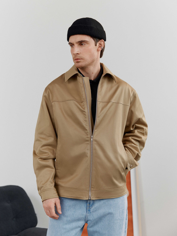 Men's beige jacket with collar