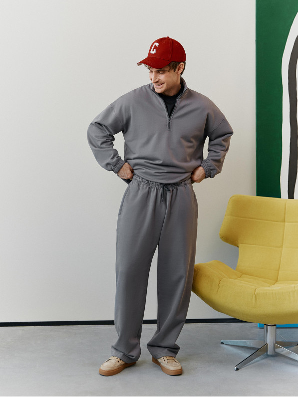 Men's grey sweatshirt with zipper