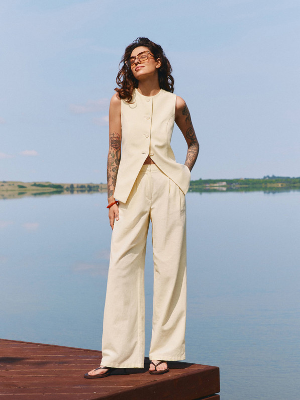 Asymmetrical linen vest, oily