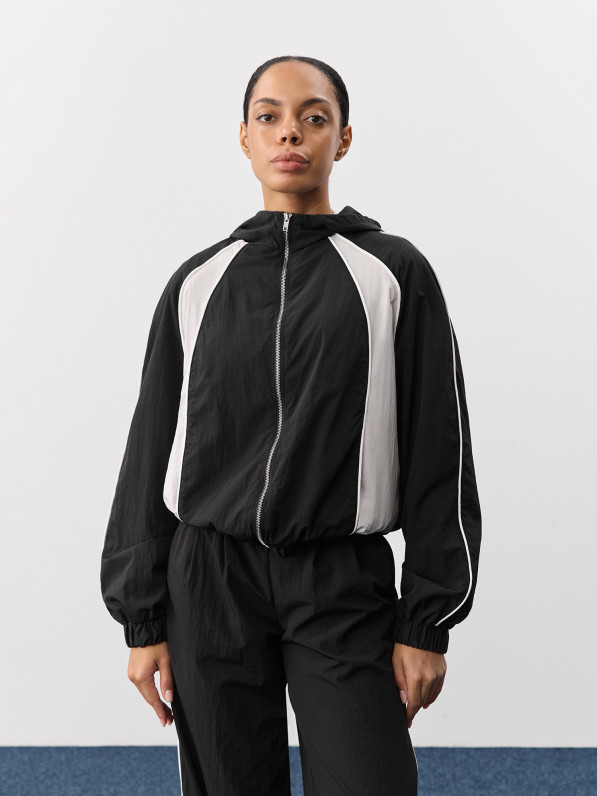 Hooded windbreaker, black