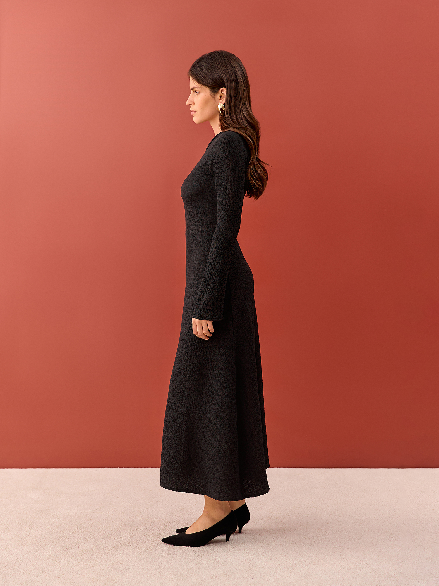 Maxi dress made of gathered fabric, black