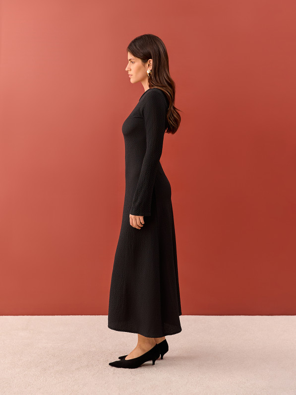 Maxi dress made of gathered fabric, black
