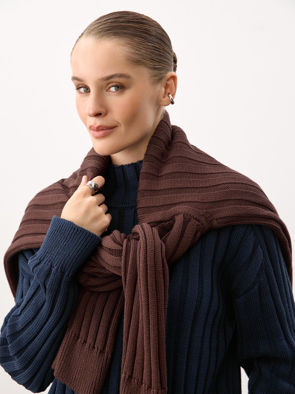 Knitted sweater, blue