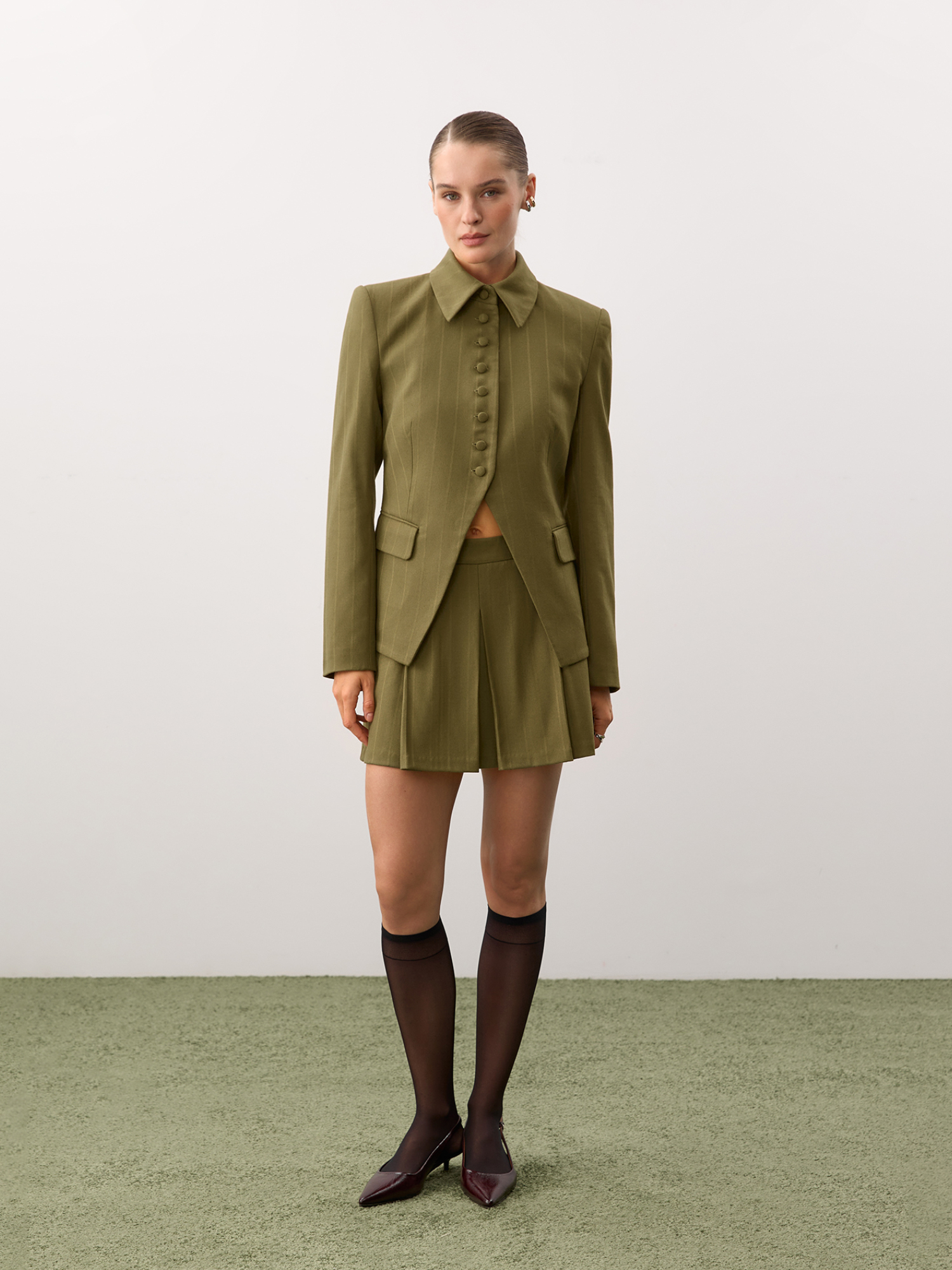 Mini skirt with pleats, olive