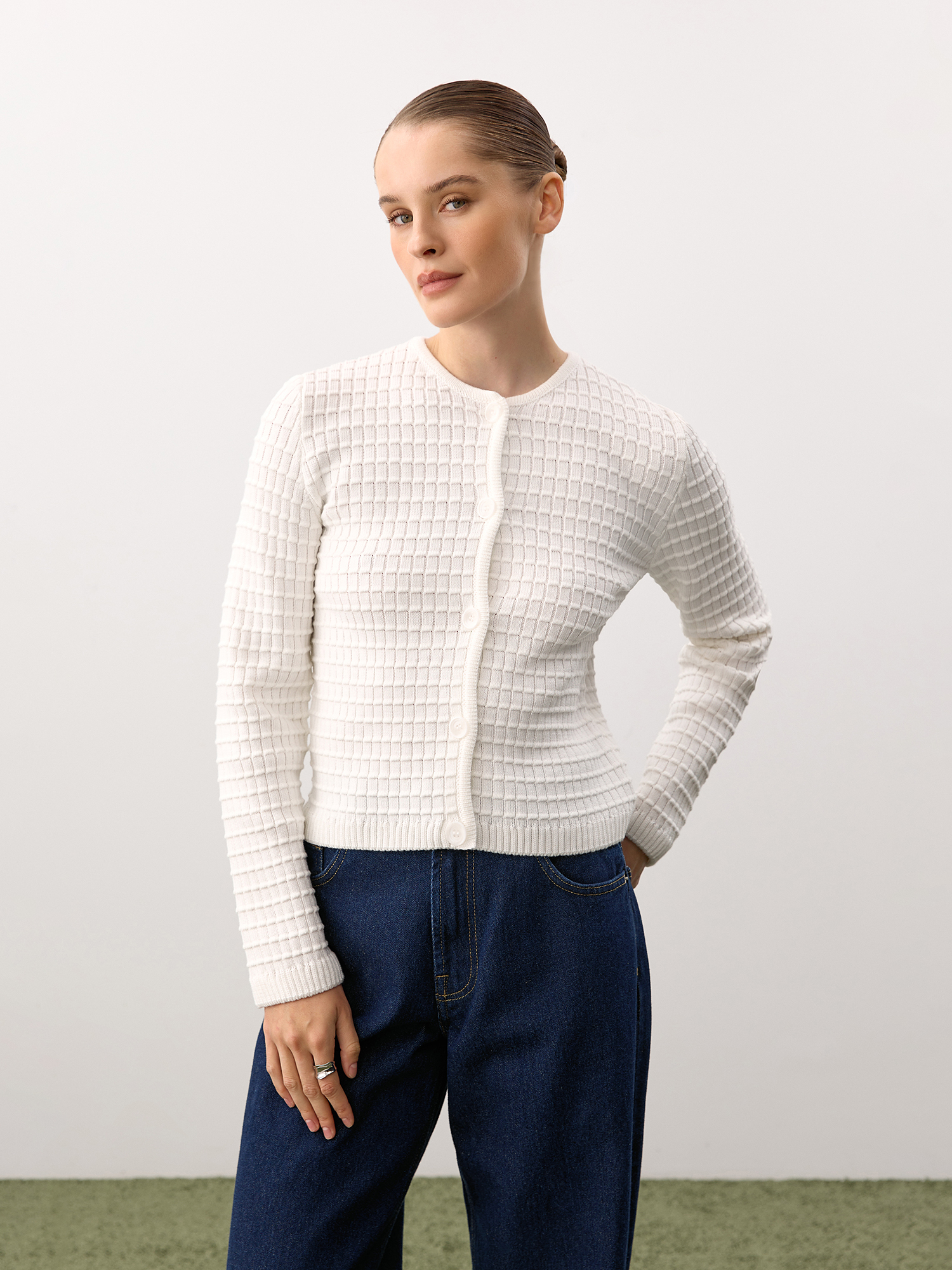 Knitted cardigan, milky