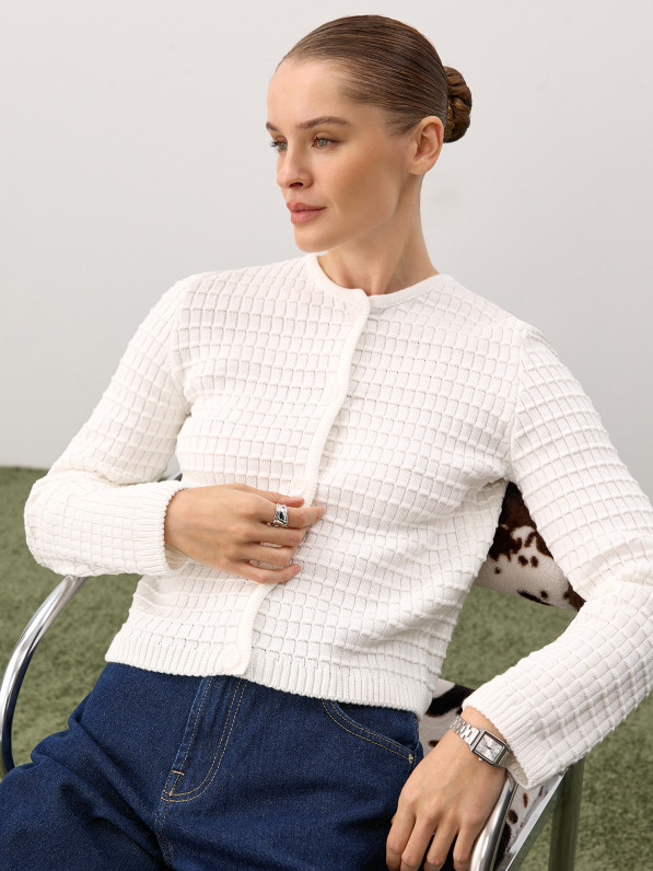 Knitted cardigan, milky