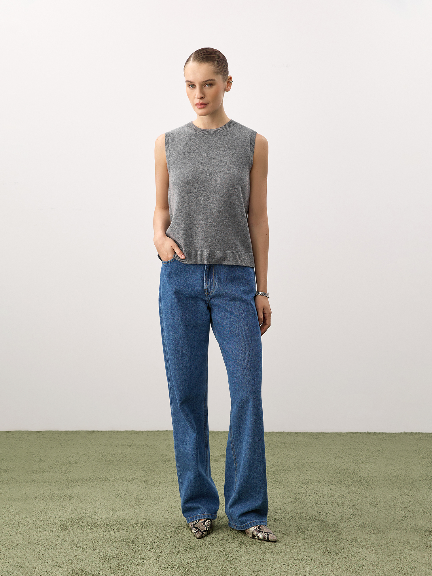 Wool top, gray