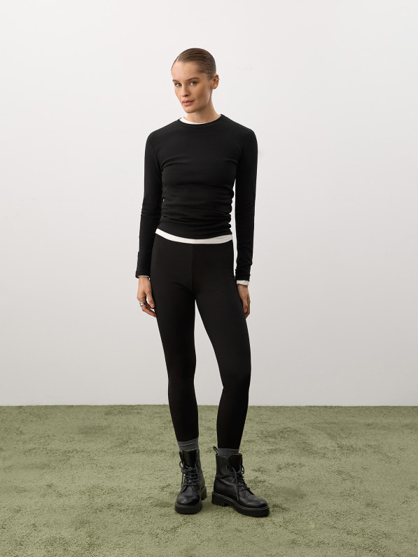 Black insulated leggings