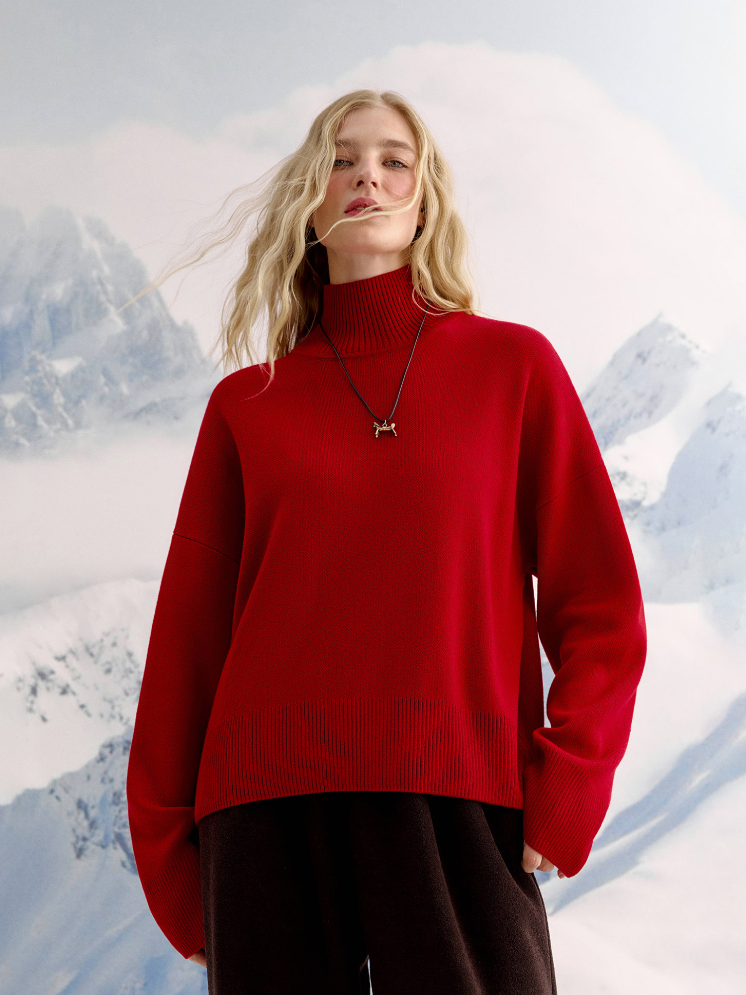 Knitted sweater with high neck, red