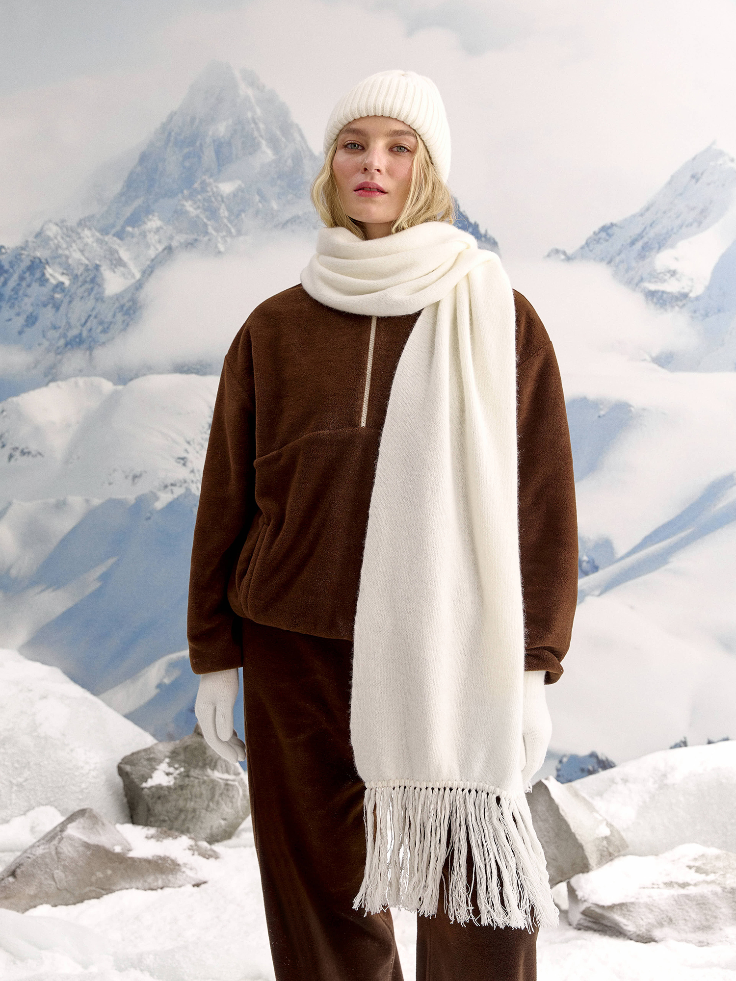 Knitted wool hat, milky
