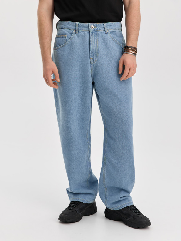 Men's blue baggy jeans