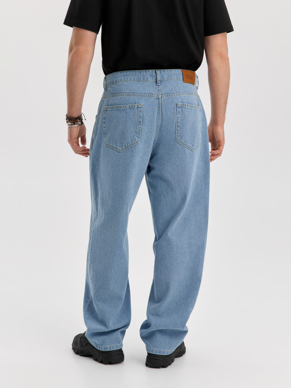 Men's blue baggy jeans