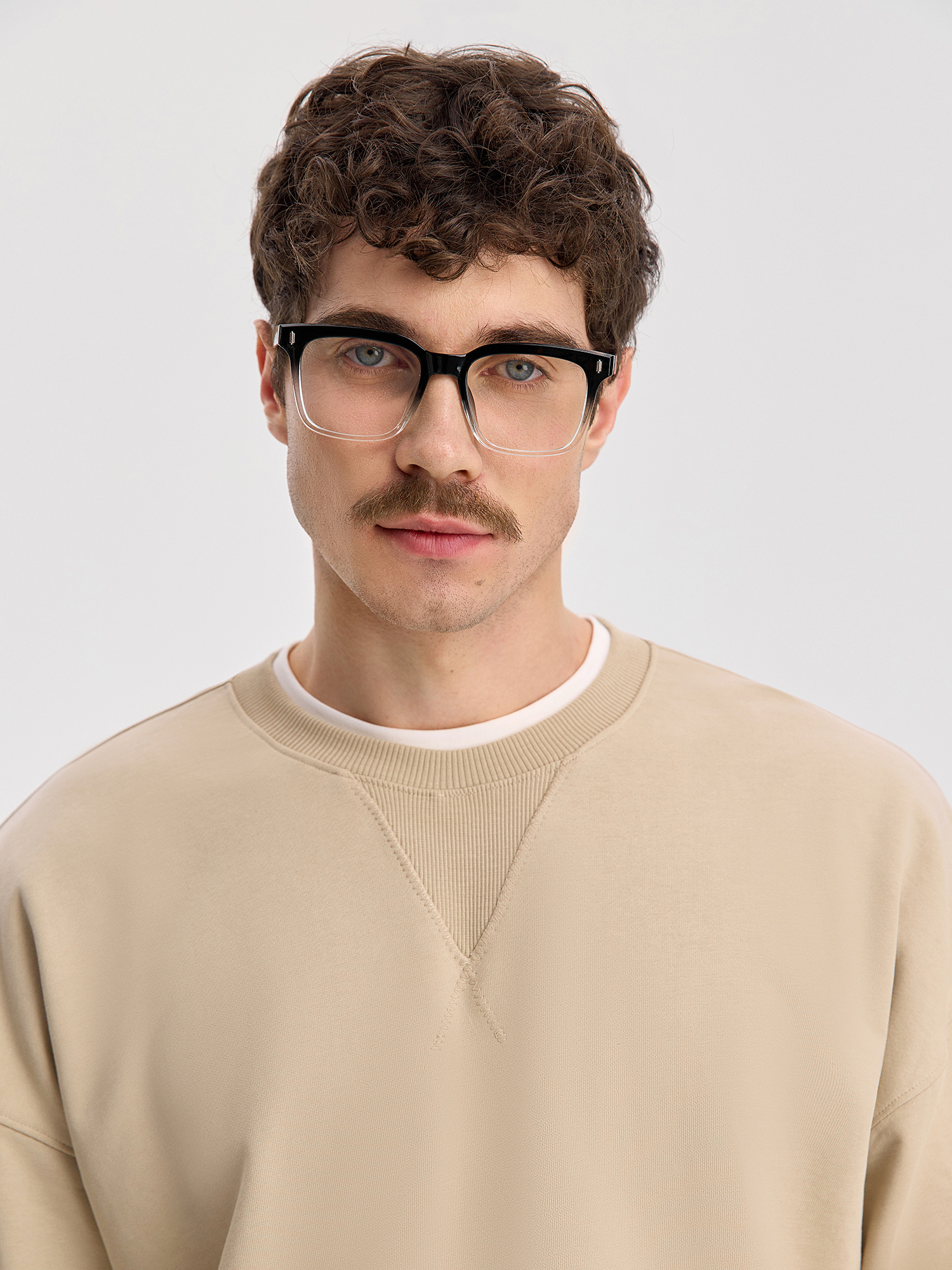 Men's beige sweatshirt 