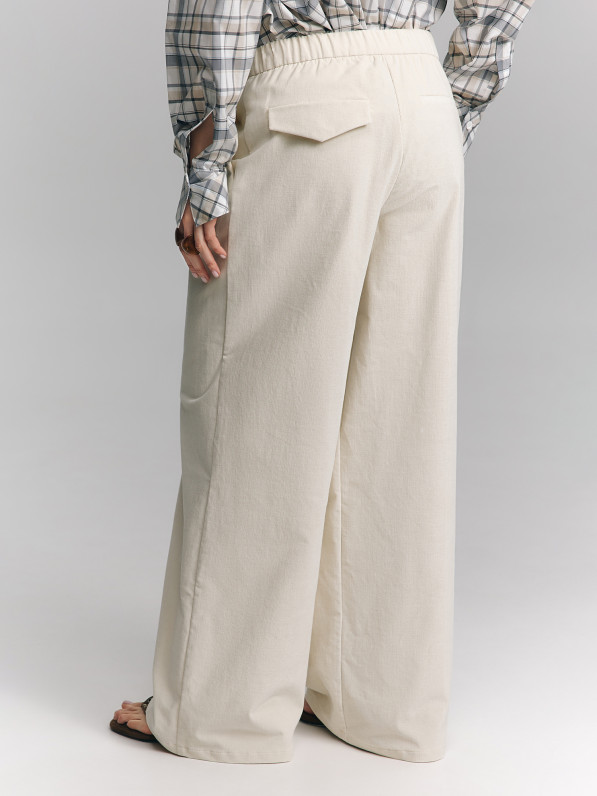 Loose-fitting corduroy pants, milky