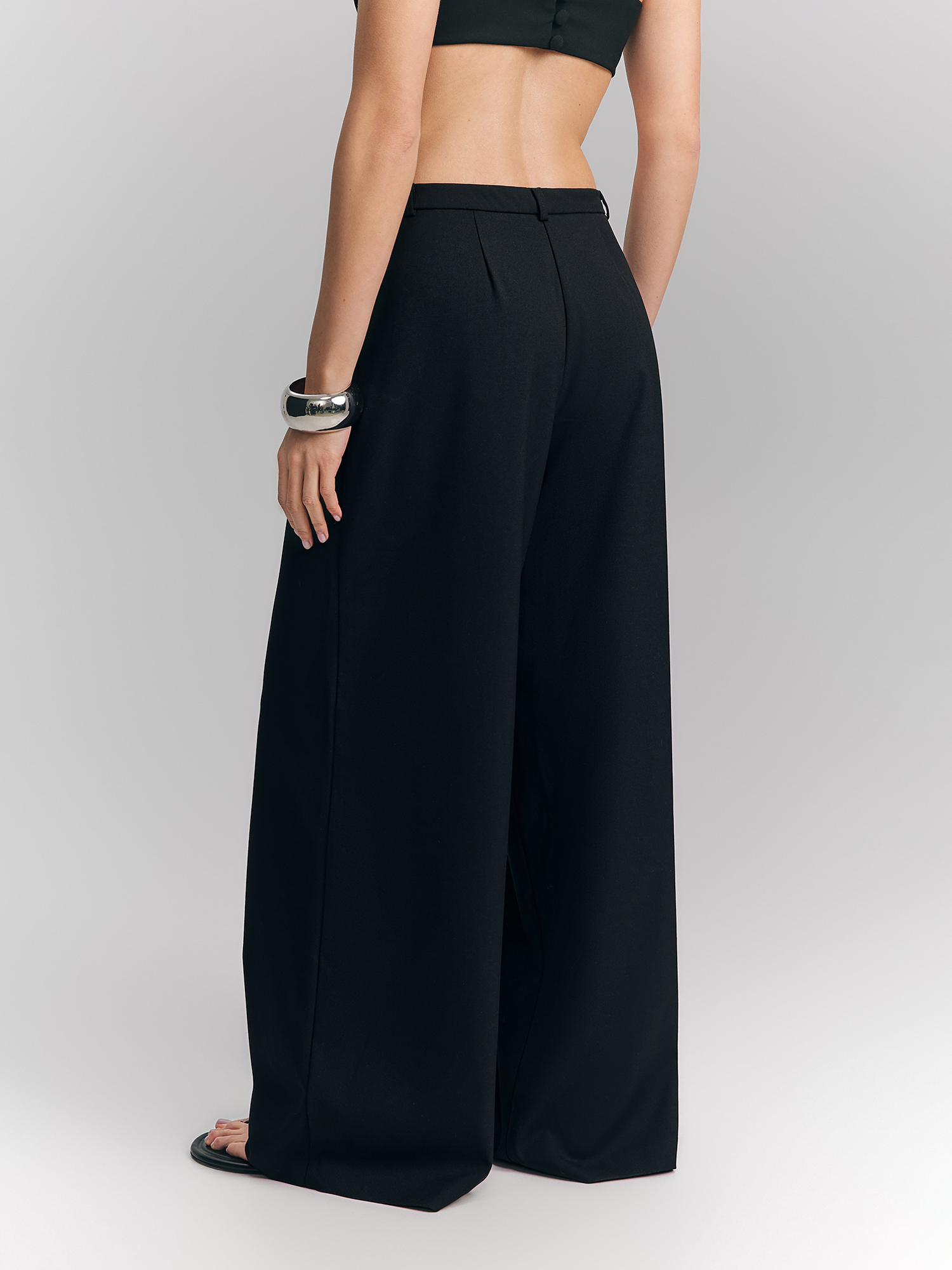 Mid-rise pants, black