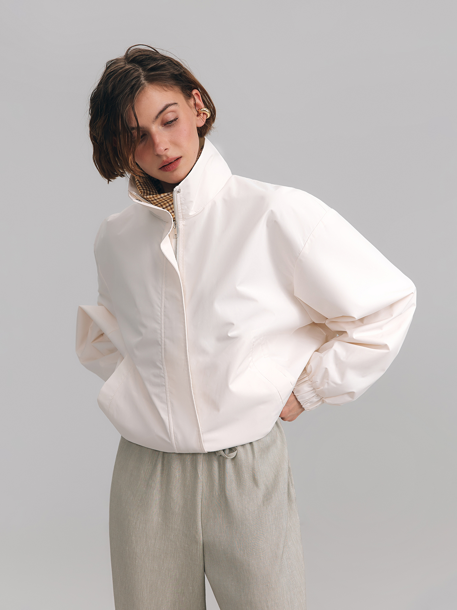 Windbreaker, milky