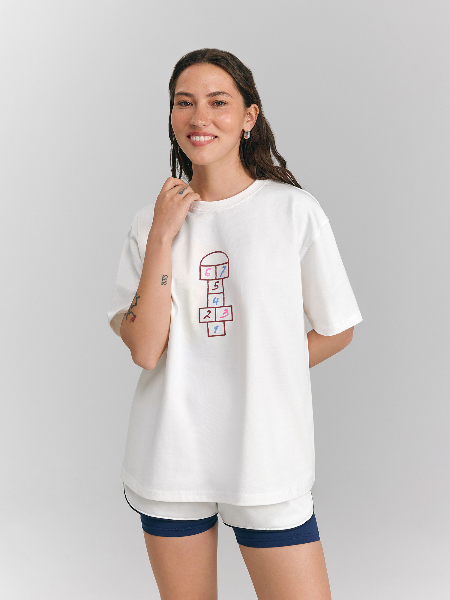T-shirt "Hopscotch", milky