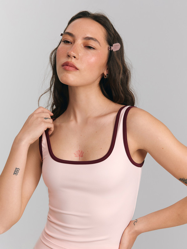 T-shirt with accent piping, light pink