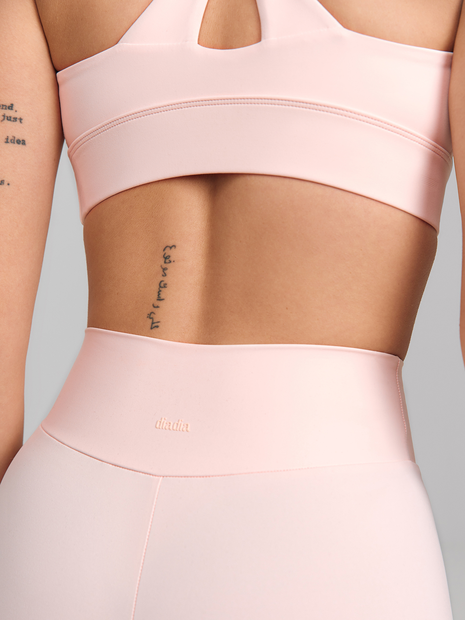 Short bike shorts, light pink