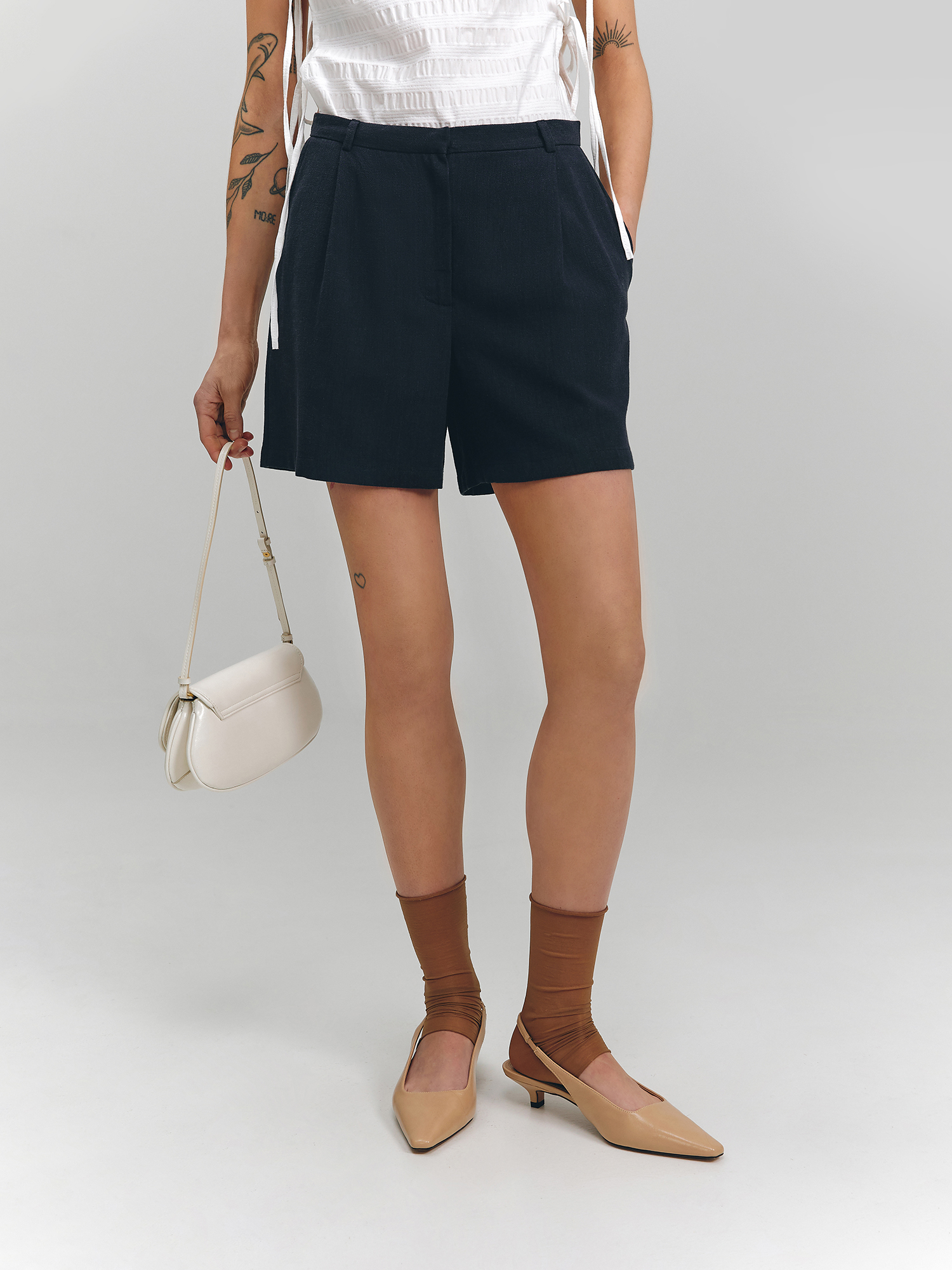 Linen shorts, blue