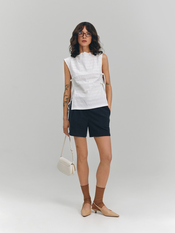 Linen shorts, blue